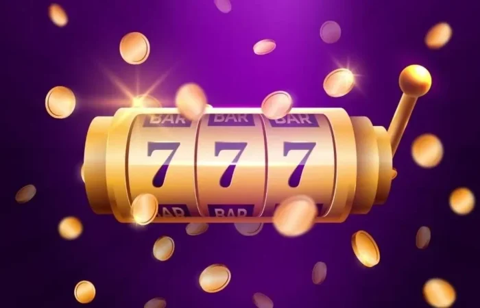 線上老虎機與撲克牌、金幣元素，呈現平台差異與機率結構概念